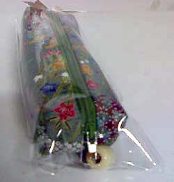 กระเป๋าสตรี : กระเป๋ากล่อง ลายทุ่งดอกไม้ พื้นโทนสีอมเขียว 2