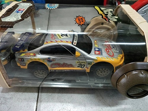 AULDEY Hammer: รถแข่งตราเพชร แฮมเมอร์ สเกล 1:28(รถบังคับวิทยุ)Radio Control Car 0 AULDEY Hammer: รถแข่งตราเพชร แฮมเมอร์ สเกล 1:28(รถบังคับวิทยุ)Radio Control Car 0